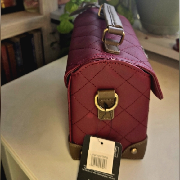 Warner Bros. Harry Potter Gryffindor Quilted Burgundy Mini Handbag - Picture 7 of 10